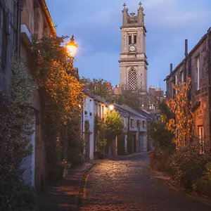 https://pass-the-keys-spacious-and-homely-flat-on-the-royal-mile.edinburghhotelsuk.org